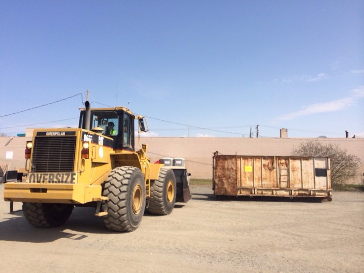 The 2014 Mountain View neighborhood cleanup drew record crowds, and collected more than 28,000 pounds of trash over the first two days of the May event.